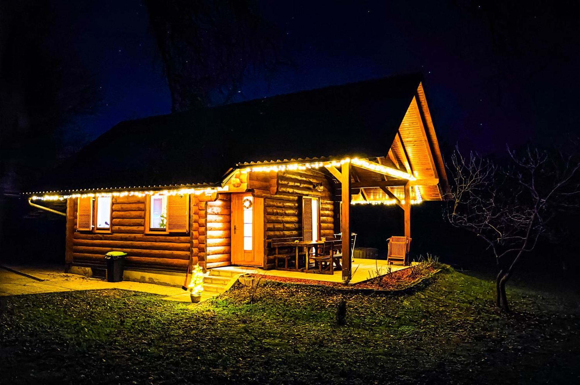 Vila Silent Orchard Naklo Exteriér fotografie