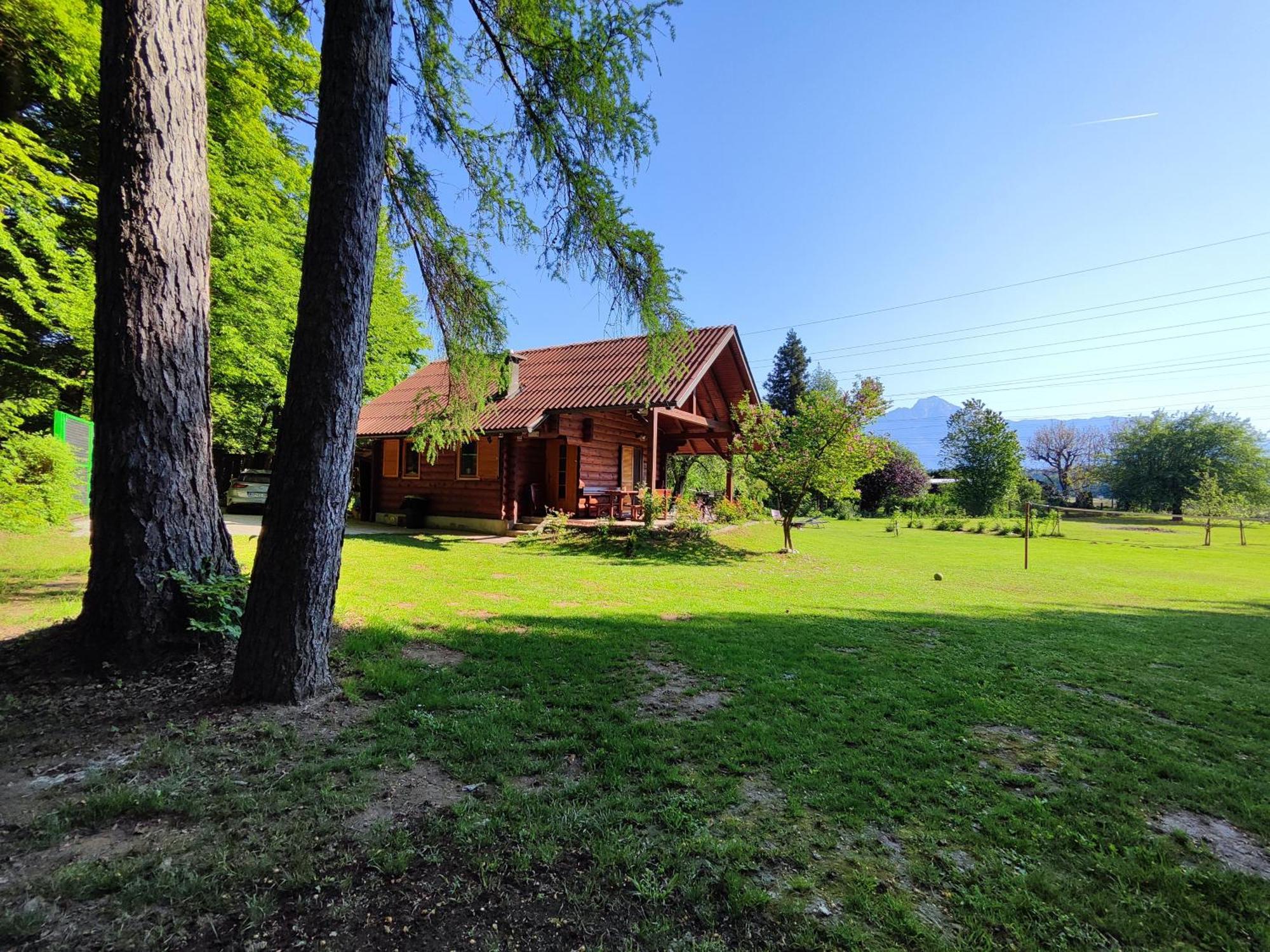 Vila Silent Orchard Naklo Exteriér fotografie