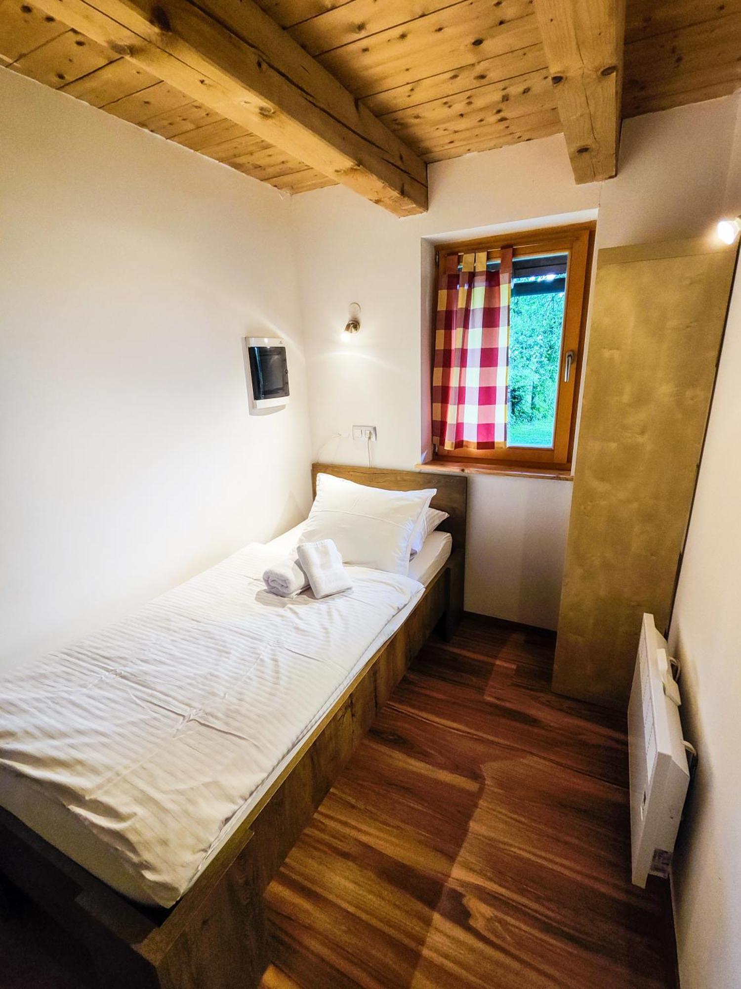 Vila Silent Orchard Naklo Exteriér fotografie
